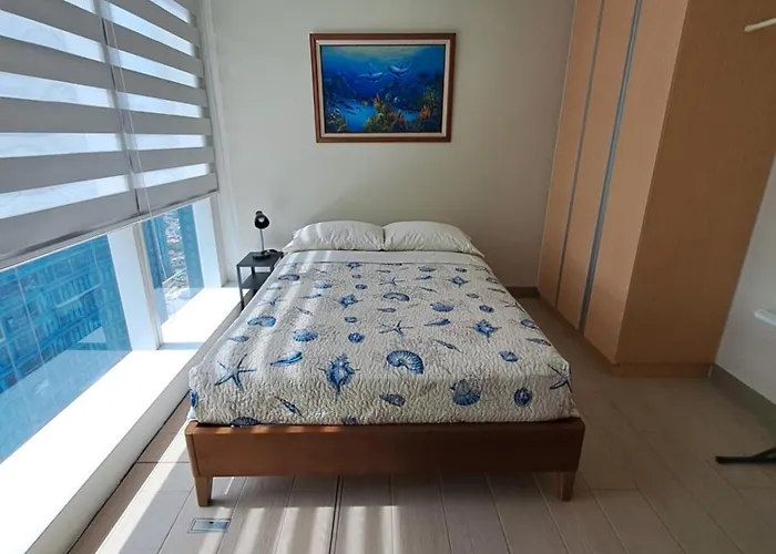Bonifacio Global One Uptown Residence-2 Bedroom Manila